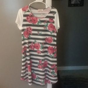 Gorgeous Boutique Dress with POCKETS!